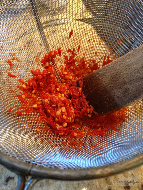 Preparing-the-hot-pepper-mash