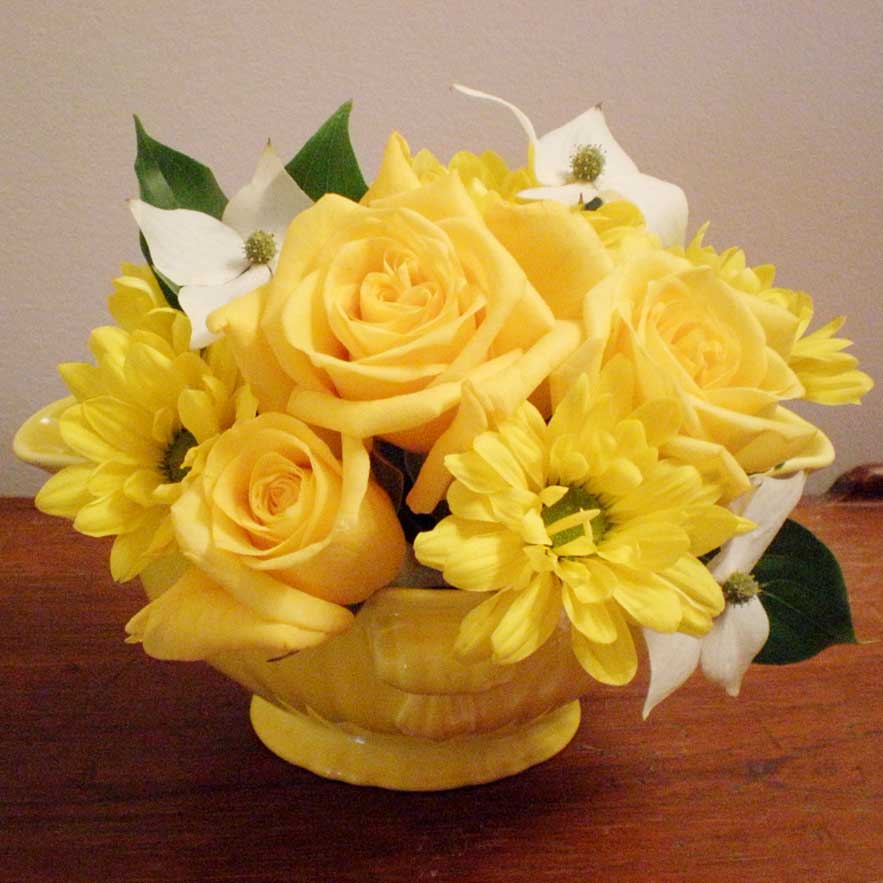 How to Create Sunny Arrangements that Welcome Summer