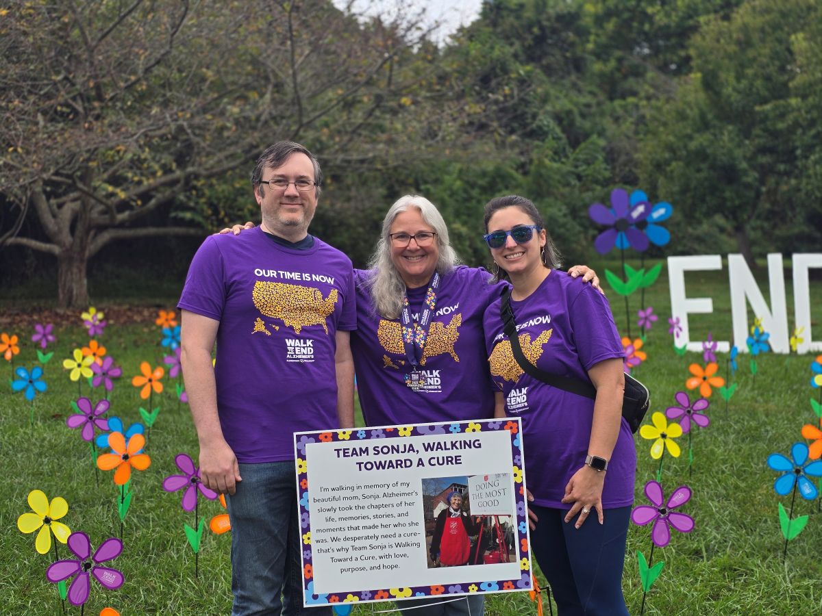 Walk to End Alzheimer’s For Team Sonja with Stephanie Fleming and her two children